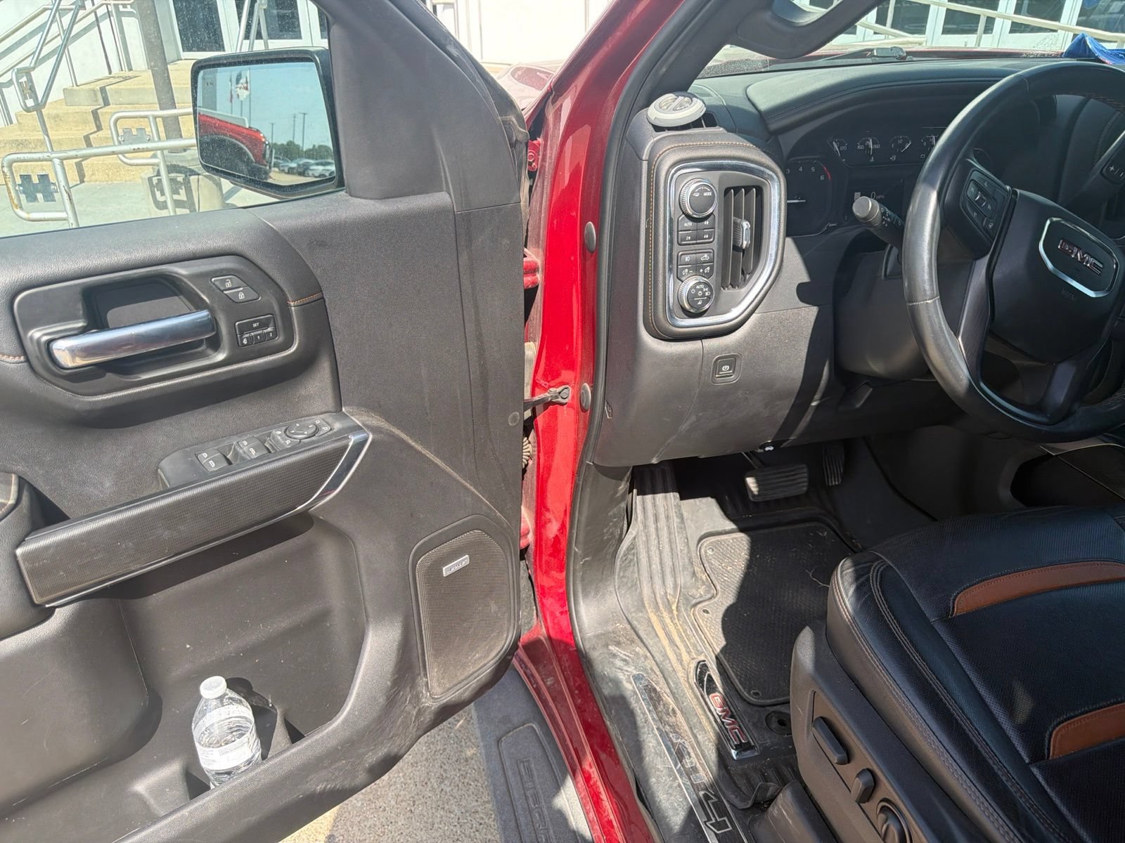 Used 2022 GMC Sierra 1500 AT4 w/ AT4 Premium Package AWD/4WD image 8