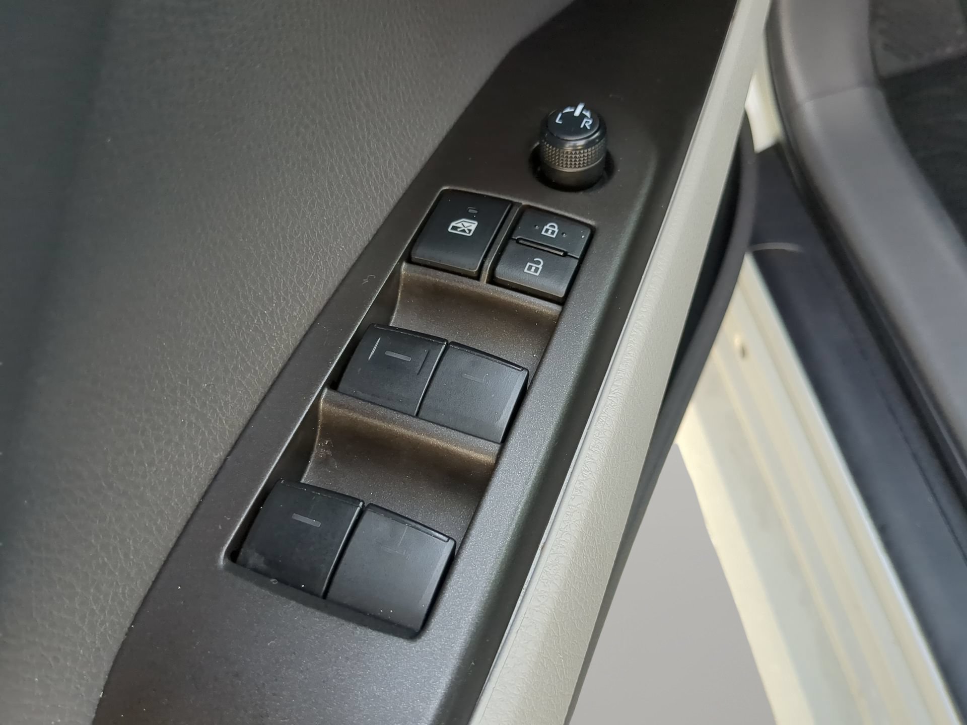 Used 2023 Toyota Camry LE FWD image 54