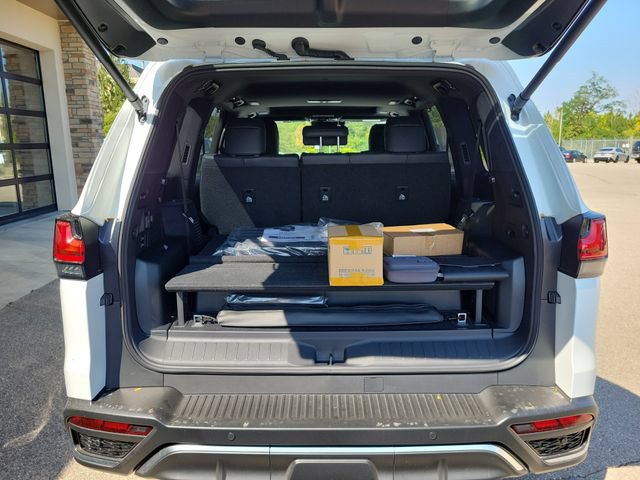 New 2026 Lexus LX 700h F Sport AWD/4WD image 7