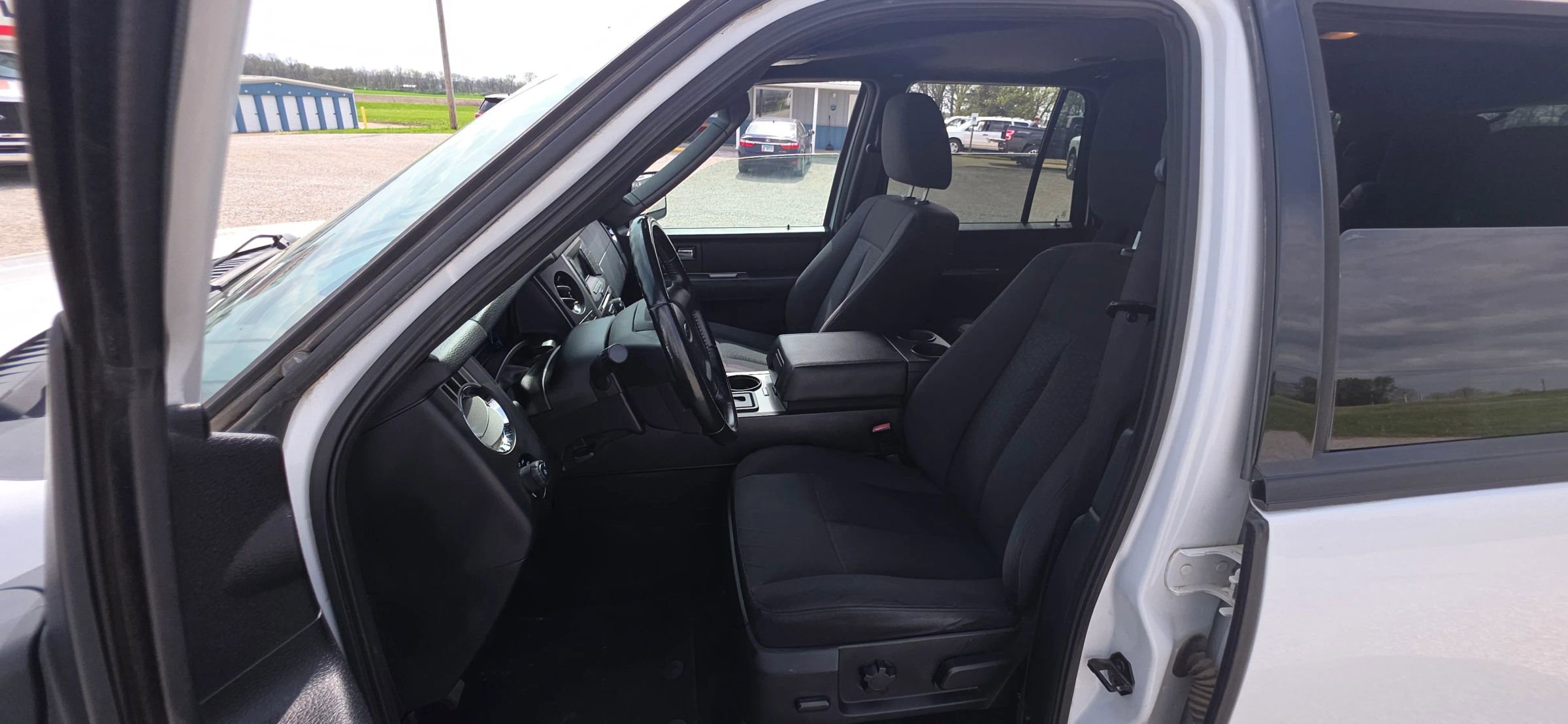 Used 2017 Ford Expedition XL w/ Equipment Group 101A AWD/4WD image 9