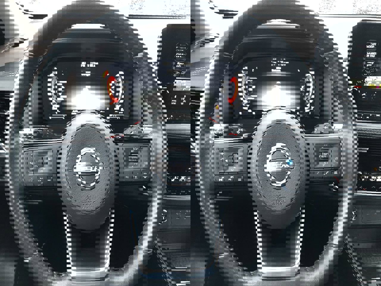 Used 2023 Nissan Rogue Platinum w/ Platinum Premium Package image 16