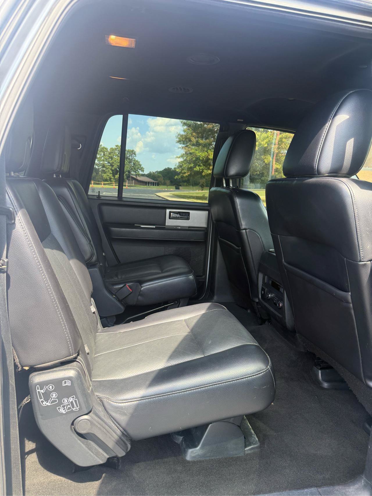 Used 2017 Ford Expedition EL XLT w/ Equipment Group 202A AWD/4WD image 11