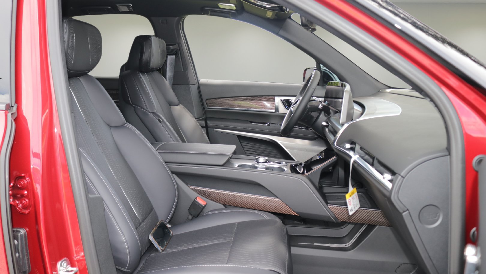 New 2027 Cadillac Vistiq Sport w/ LPO, Floor Liner Package AWD/4WD image 18