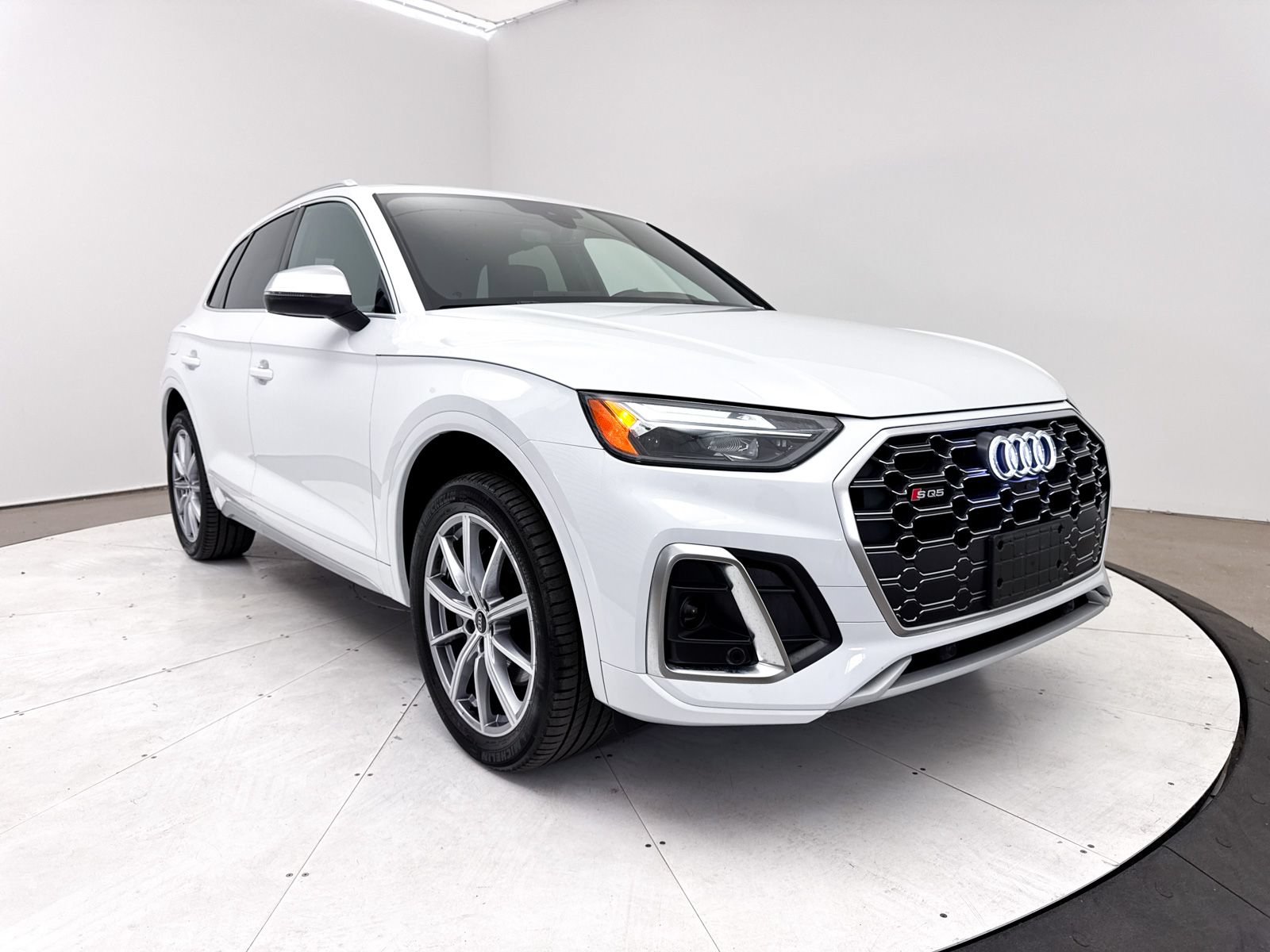 Used 2023 Audi SQ5 Premium Plus w/ Premium Plus Package AWD/4WD image 14