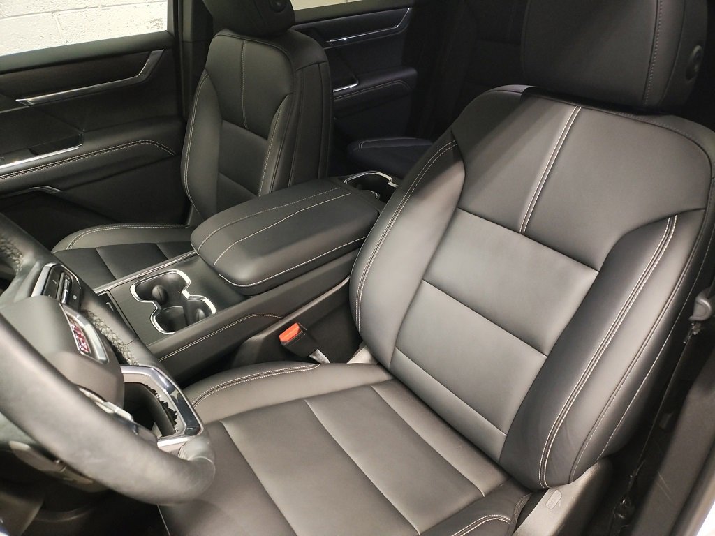 Used 2024 GMC Acadia Elevation w/ Black Edition image 26