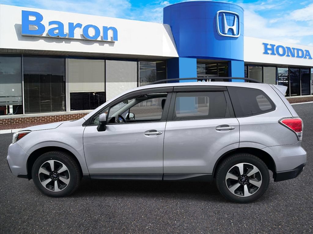 Used 2017 Subaru Forester 2.5i Premium AWD/4WD image 3