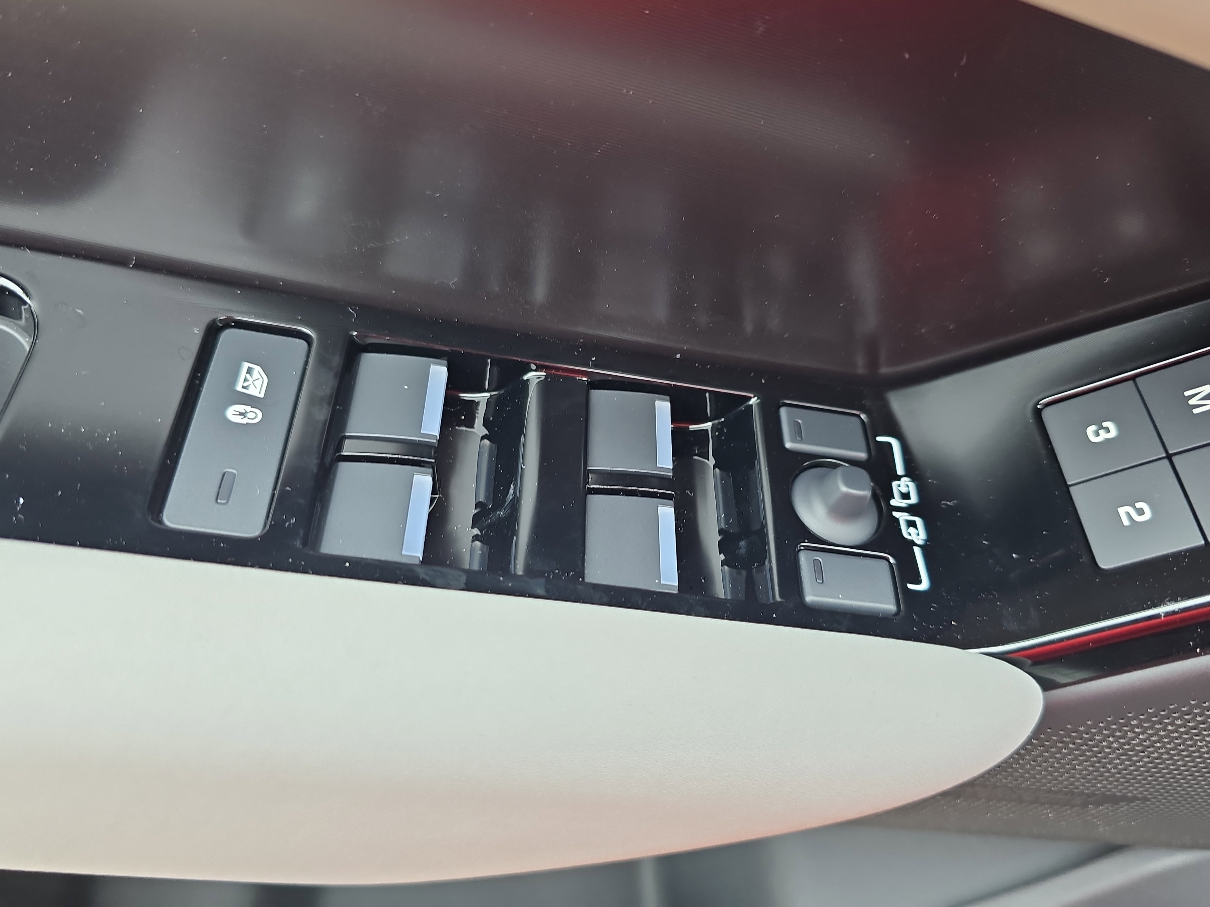 New 2026 Land Rover Range Rover Velar Dynamic SE image 27