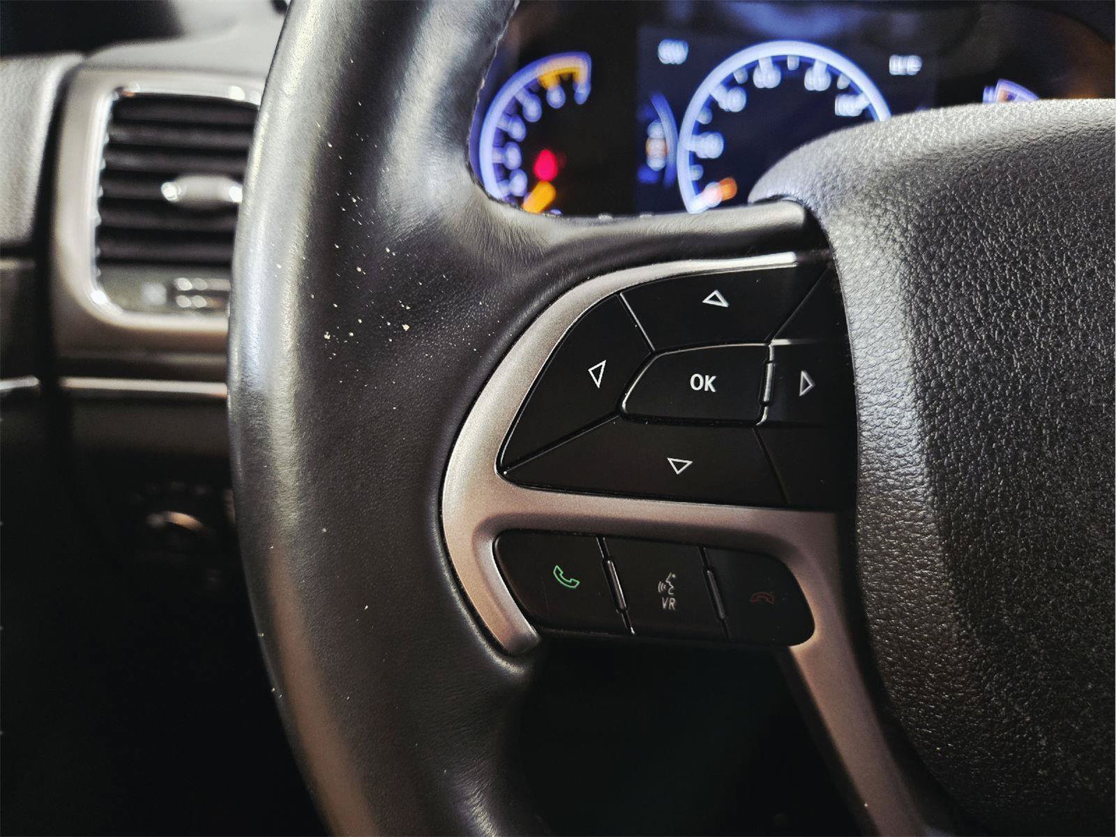 Used 2018 Jeep Grand Cherokee Limited AWD/4WD image 18