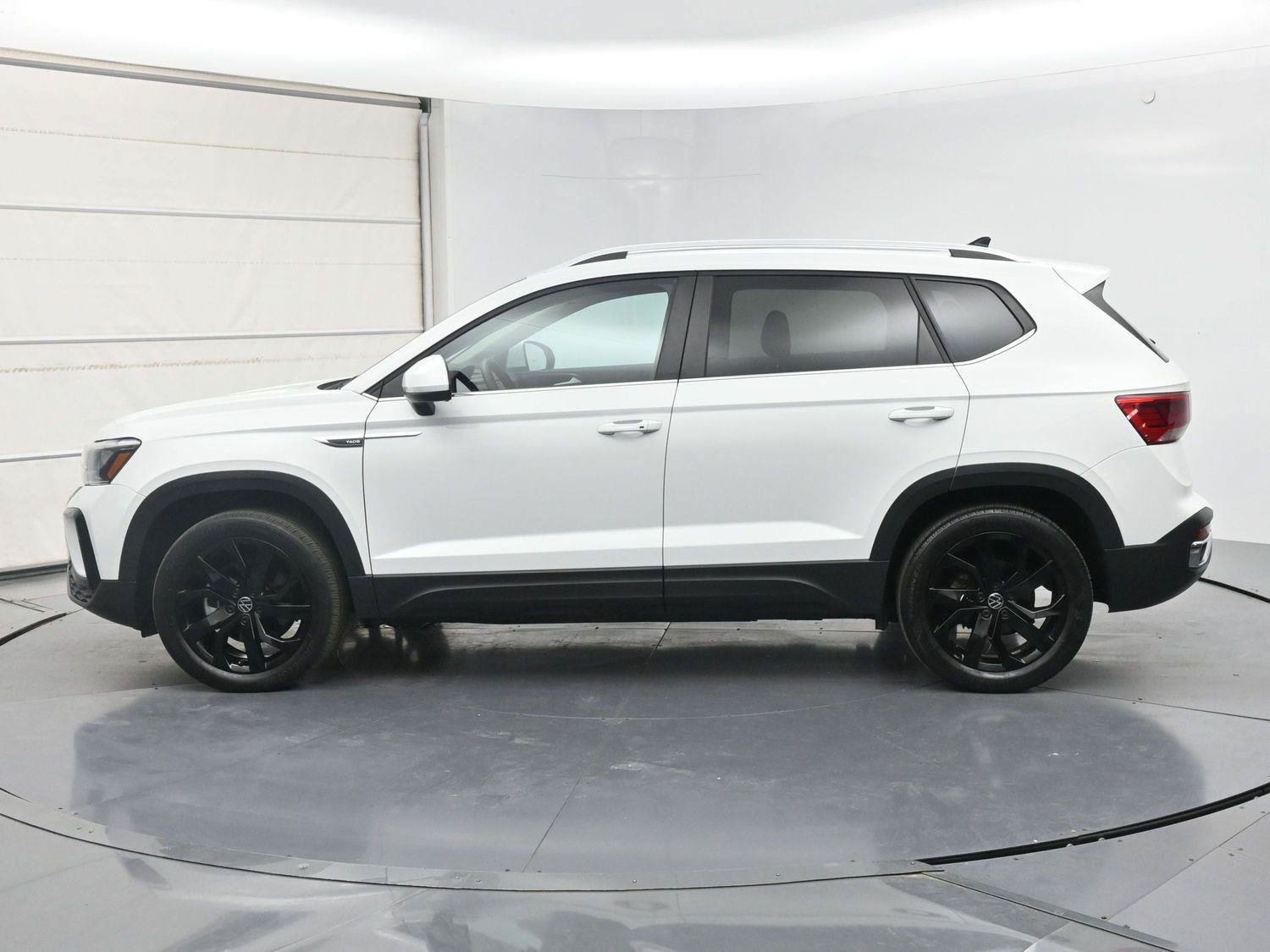 Certified 2022 Volkswagen Taos SE w/ Panoramic Sunroof Package FWD image 22
