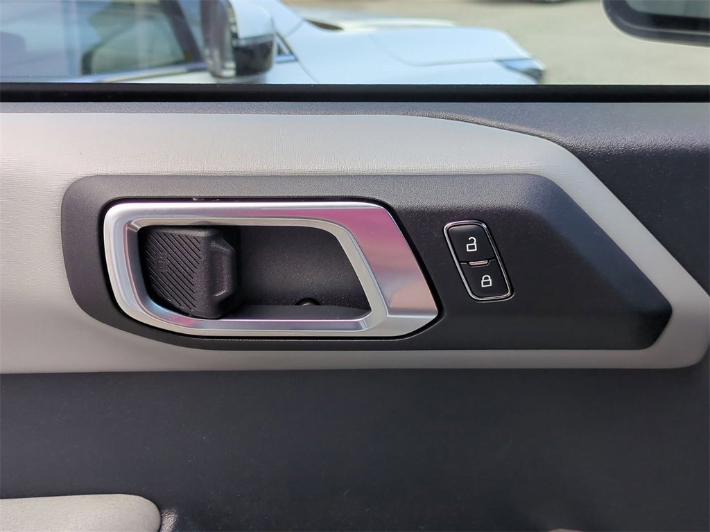 Used 2023 Ford Bronco Badlands image 23