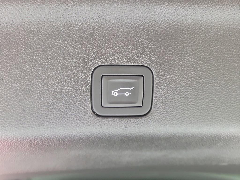 Certified 2025 Cadillac Escalade V w/ LPO, Floor Liner Package image 9