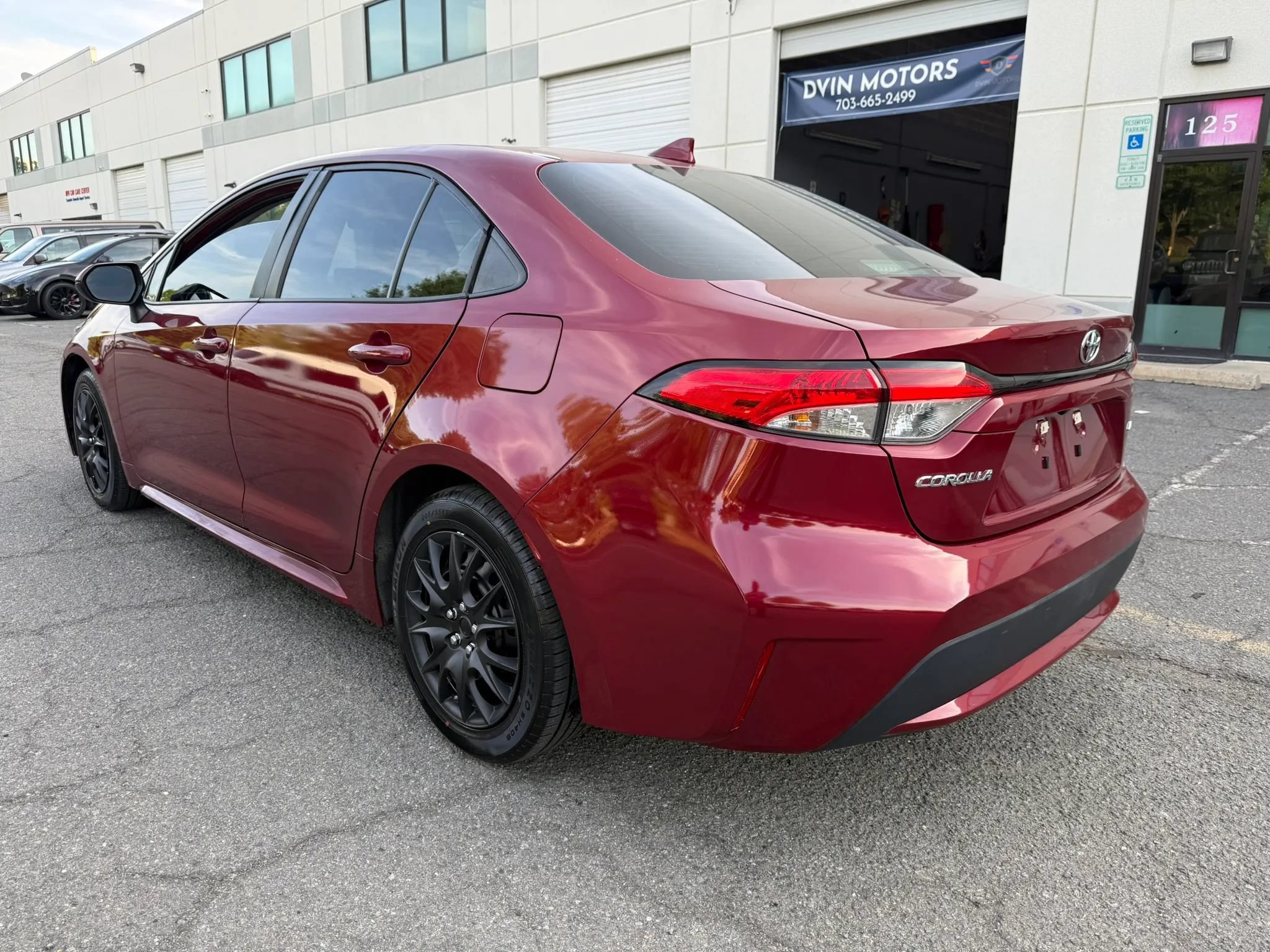 Used 2022 Toyota Corolla LE FWD image 9