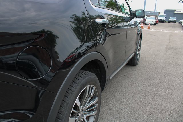 Used 2017 Ford Explorer Platinum image 56