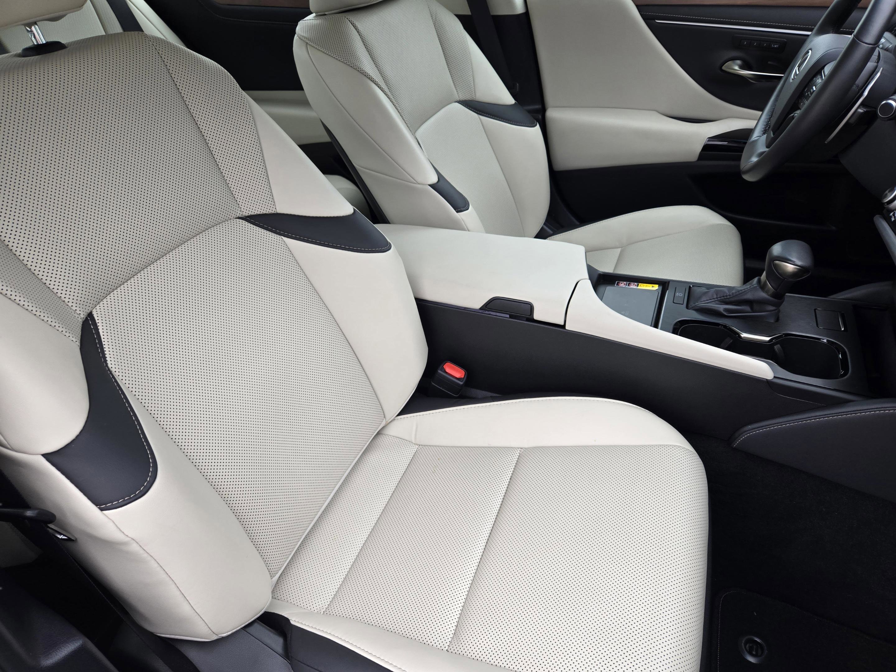 Certified 2025 Lexus ES 350 w/ Premium Package FWD image 10