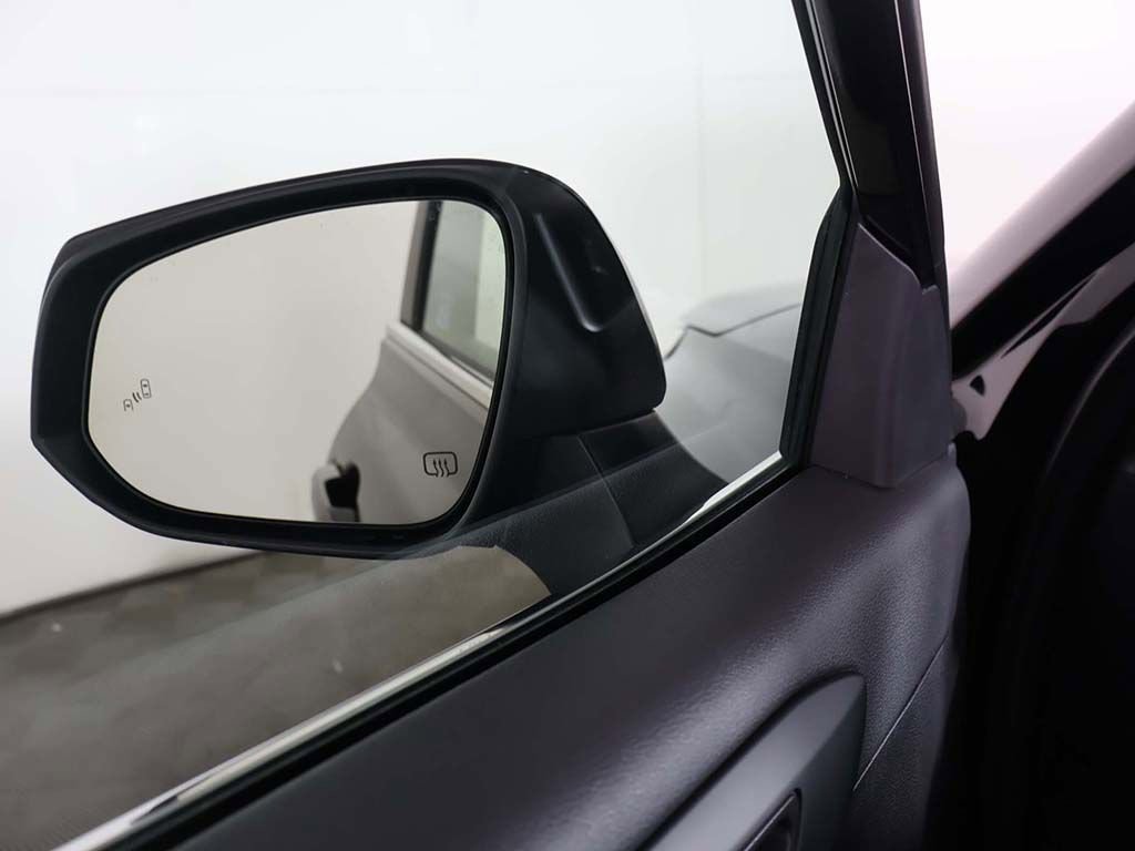 Used 2024 Toyota Highlander LE image 35