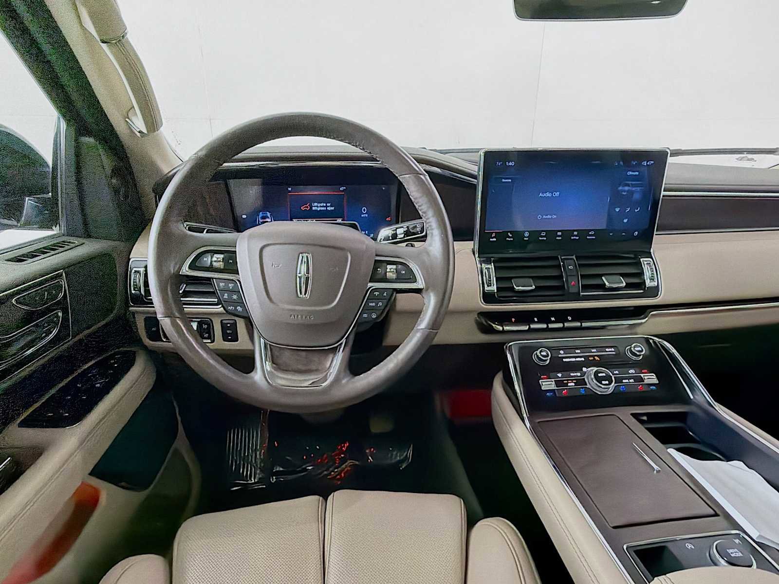 Used 2022 Lincoln Navigator Reserve AWD/4WD image 12