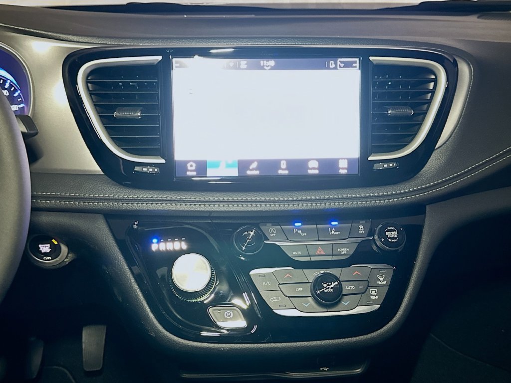 New 2026 Chrysler Pacifica Select FWD image 8