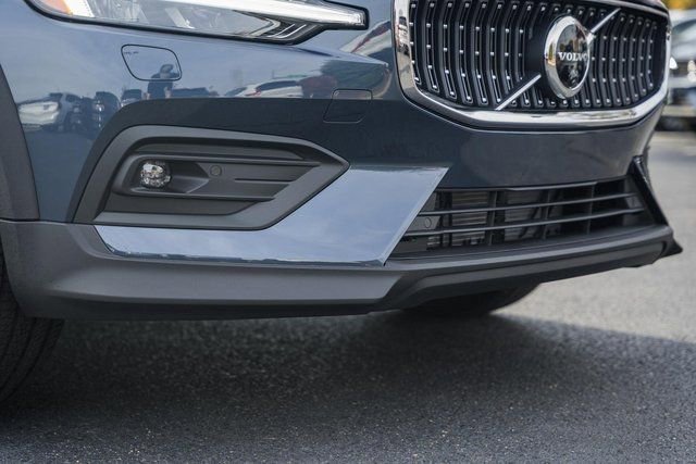 New 2026 Volvo V60 B5 Cross Country Plus w/ Protection Package Premier image 12