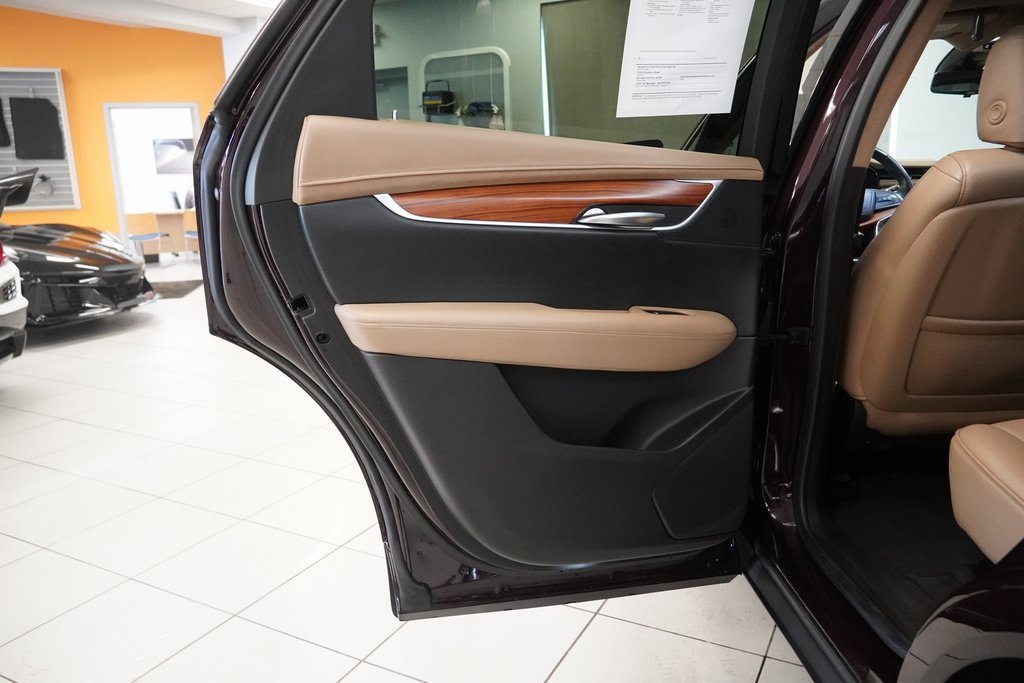 Used 2018 Cadillac XT5 Platinum w/ Driver Assist Package image 23