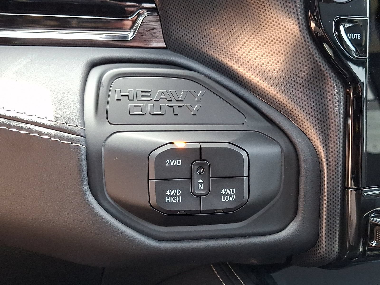 New 2026 RAM 2500 Limited AWD/4WD image 10