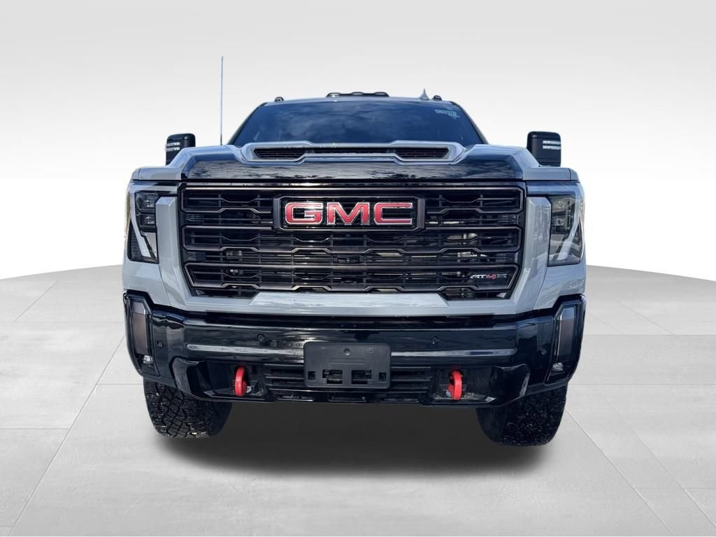Used 2024 GMC Sierra 2500 AT4X image 4