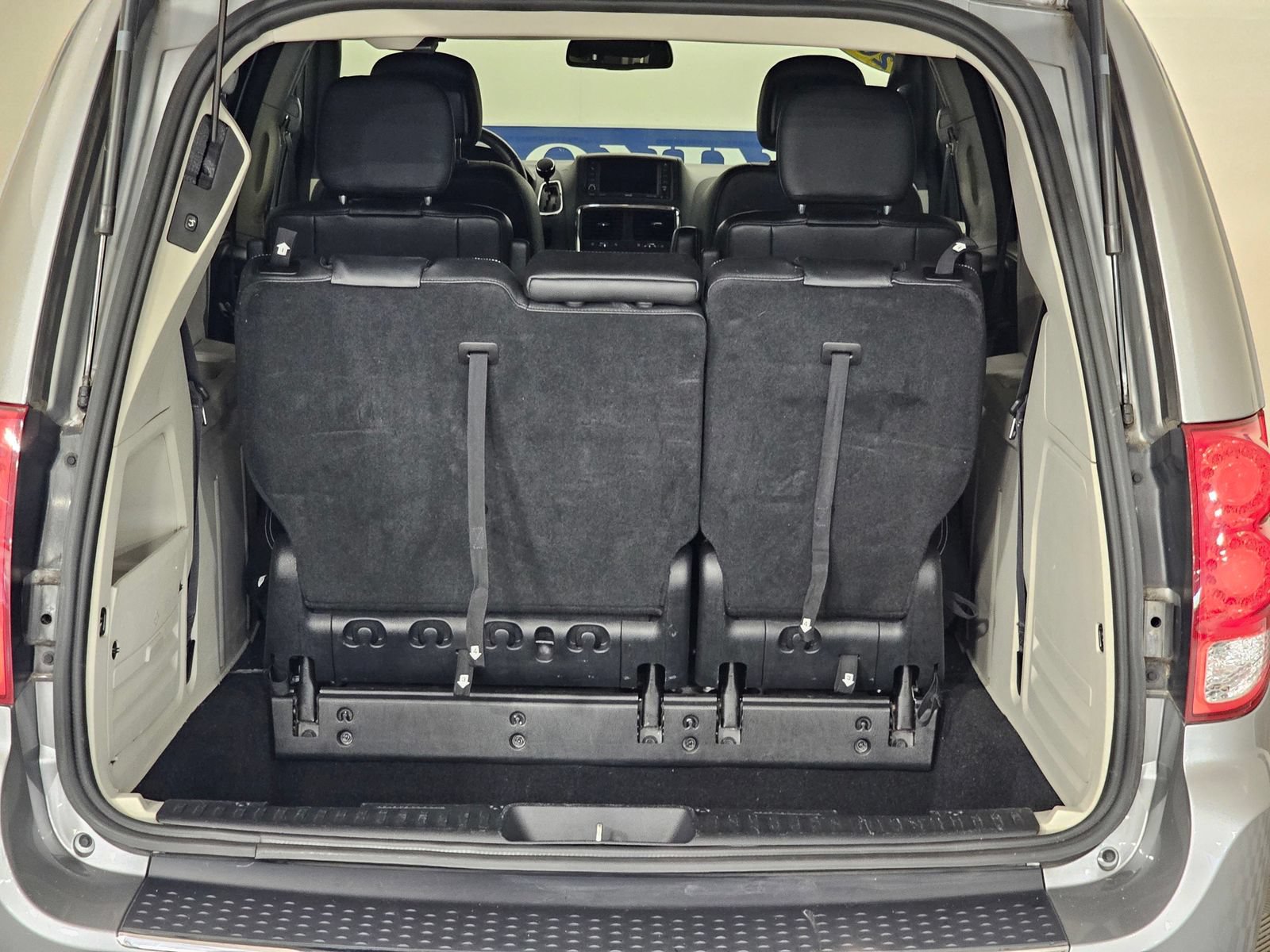Used 2019 Dodge Grand Caravan SXT FWD image 22
