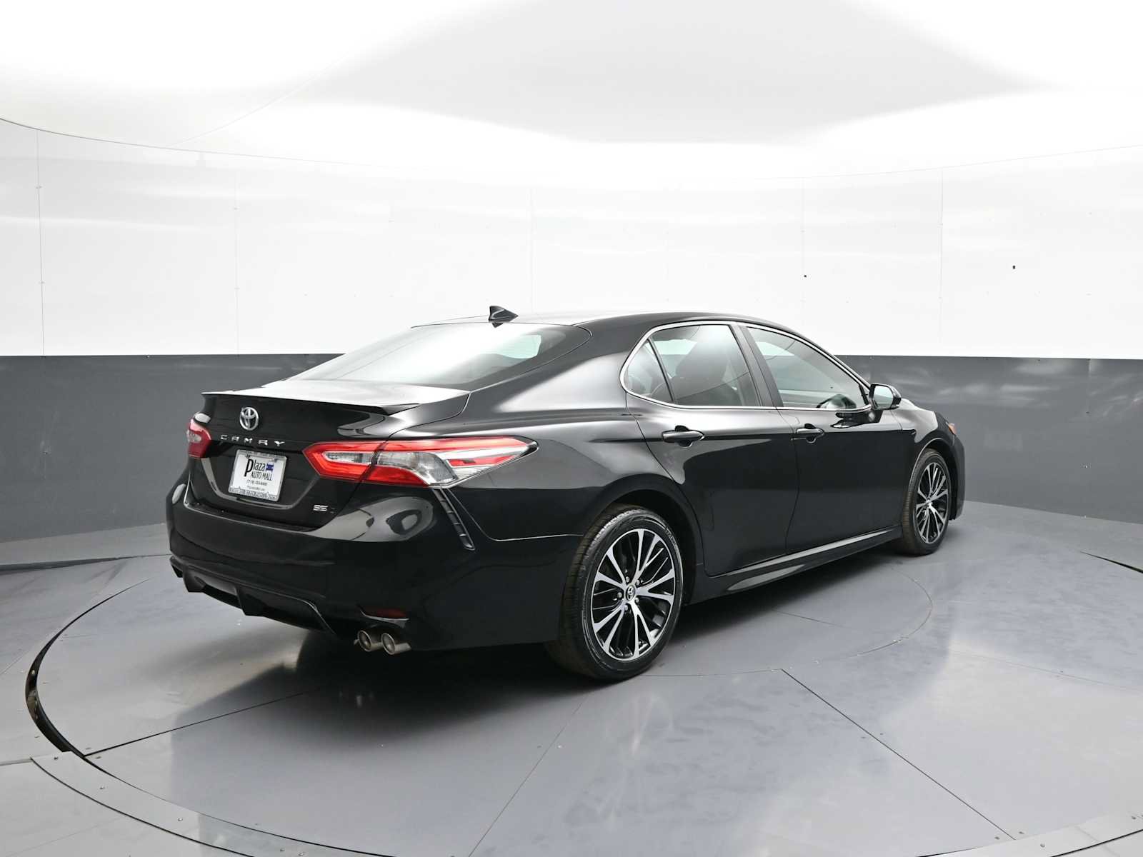 Certified 2019 Toyota Camry SE w/ Convenience Package FWD image 6