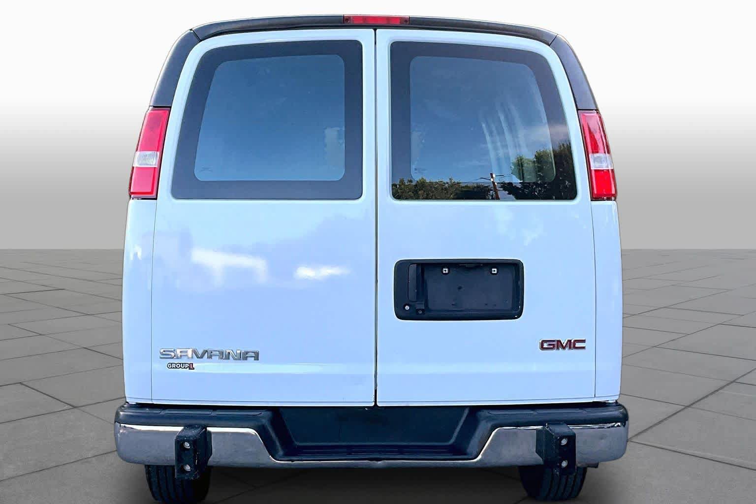 Used 2022 GMC Savana 2500 w/ Driver Convenience Package RWD image 5