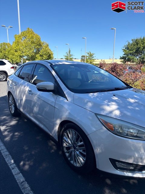Used 2015 Ford Focus Titanium w/ Titanium Technology Package FWD image 6