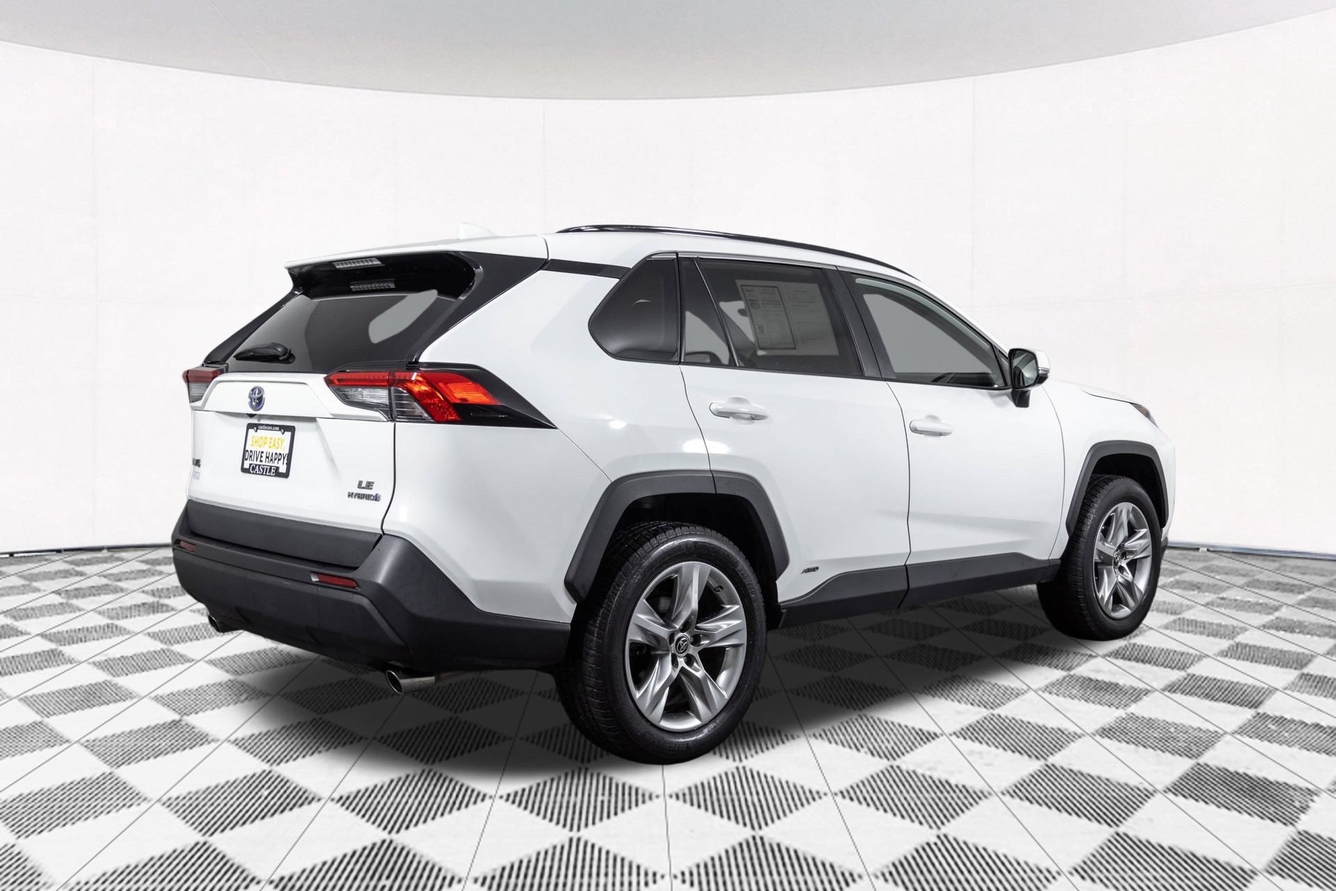 Used 2022 Toyota RAV4 LE AWD/4WD image 17