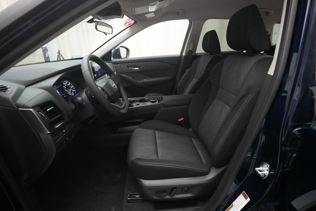 Certified 2026 Nissan Rogue SV image 7