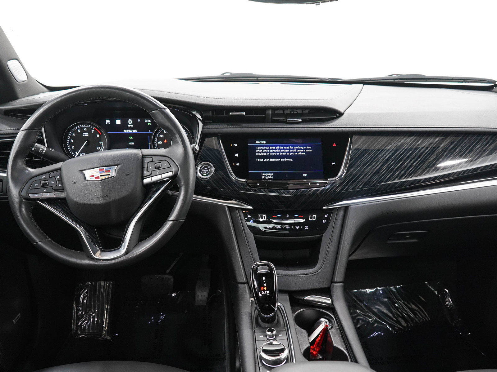 Used 2023 Cadillac XT6 Premium Luxury w/ Technology Package AWD/4WD image 17