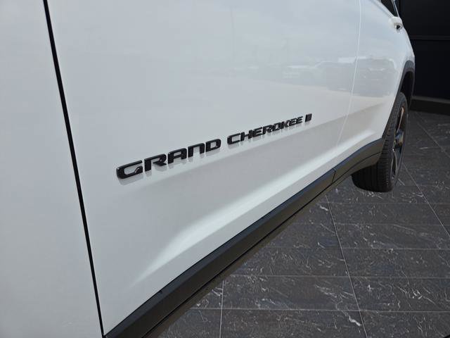 New 2025 Jeep Grand Cherokee L Limited w/ Luxury Tech Group II image 42