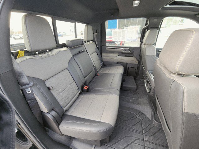 Used 2025 Chevrolet Silverado 2500 ZR2 w/ Technology Package image 18