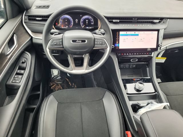 New 2026 Jeep Grand Cherokee Altitude RWD image 8