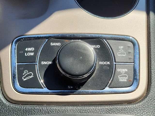 Used 2015 Jeep Grand Cherokee Overland image 33