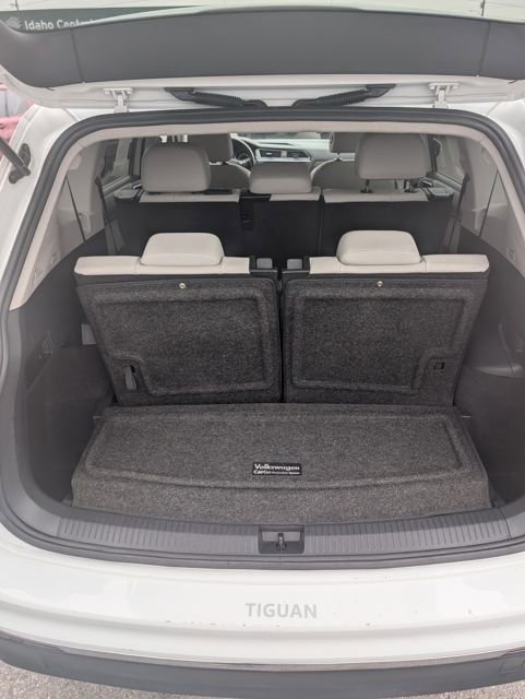 Used 2018 Volkswagen Tiguan SE w/ 3rd Row Seat Package image 37