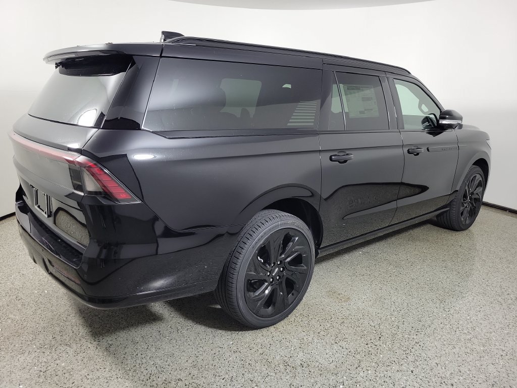 New 2027 Lincoln Navigator L Reserve w/ Jet Appearance Package RWD image 4