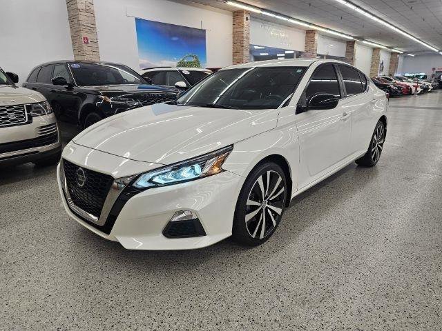 Used 2020 Nissan Altima 2.5 SR image 1