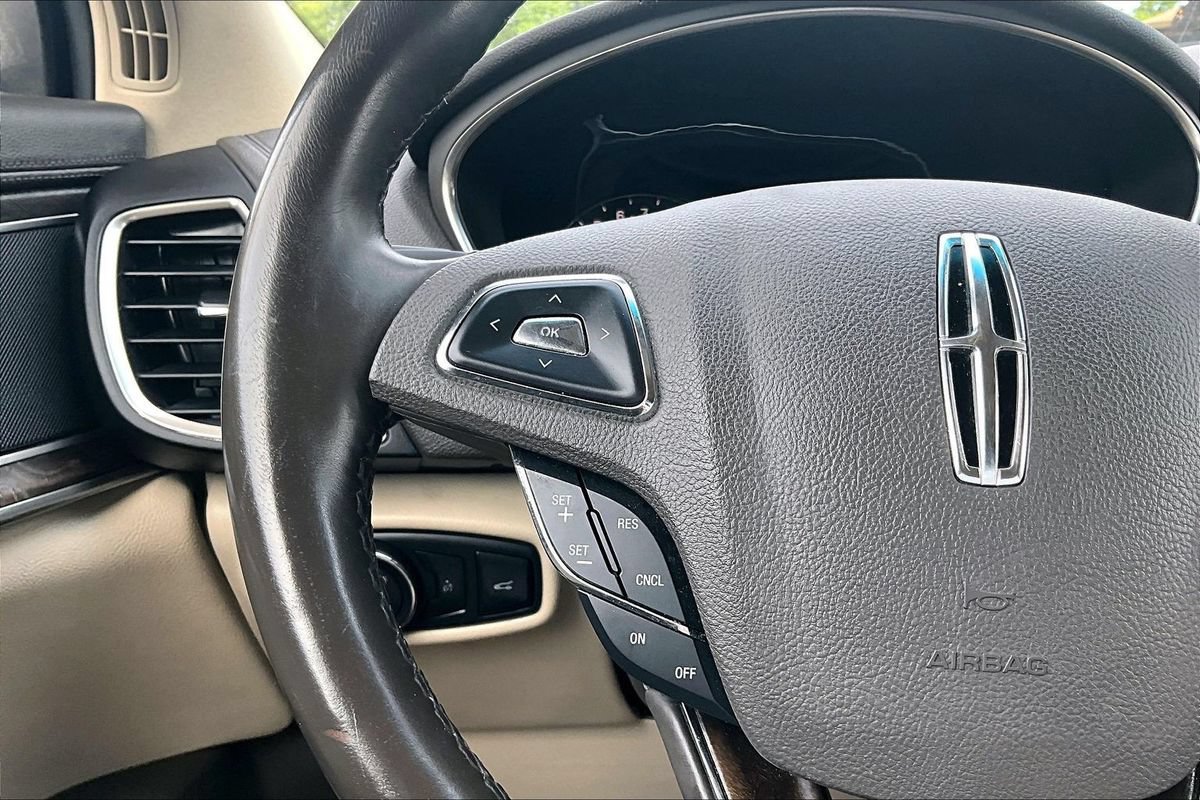 Used 2016 Lincoln MKX Select w/ Select Plus Package AWD/4WD image 20