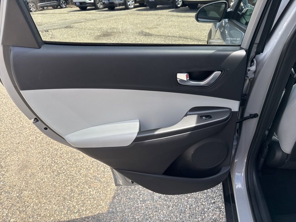 Used 2023 Hyundai Kona SEL w/ Convenience Package image 19