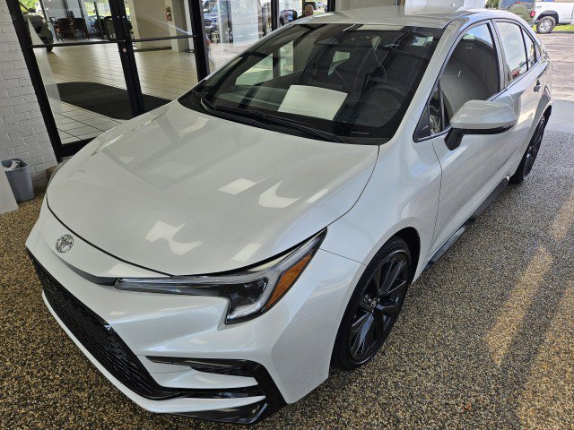 Used 2023 Toyota Corolla SE FWD image 5