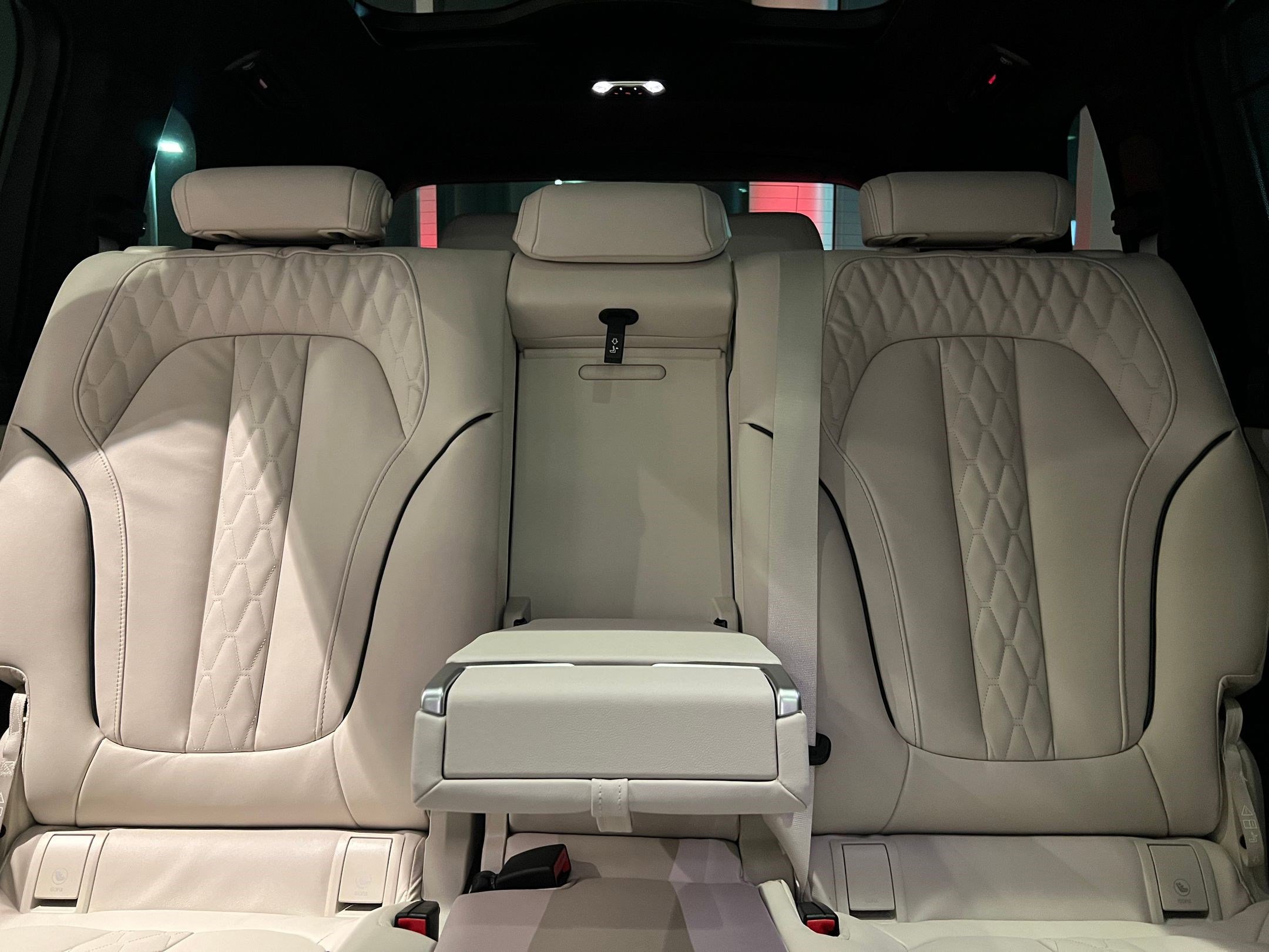 New 2026 BMW ALPINA XB7 image 31