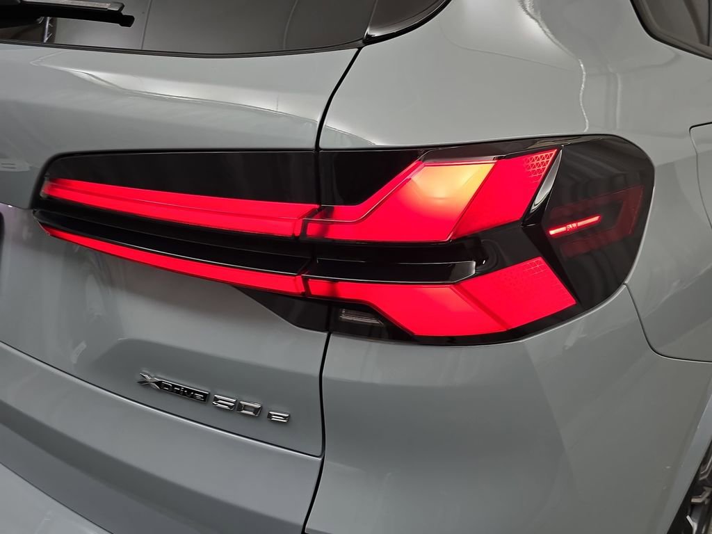 Used 2024 BMW X5 xDrive50e w/ M Sport Package image 34