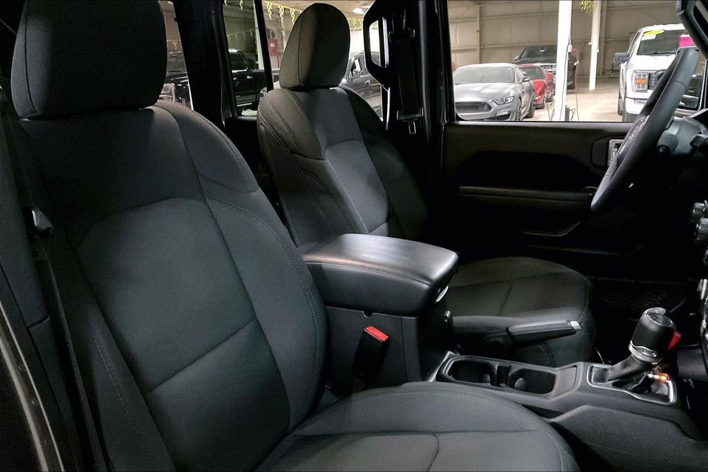 Used 2023 Jeep Wrangler Unlimited AWD/4WD image 7