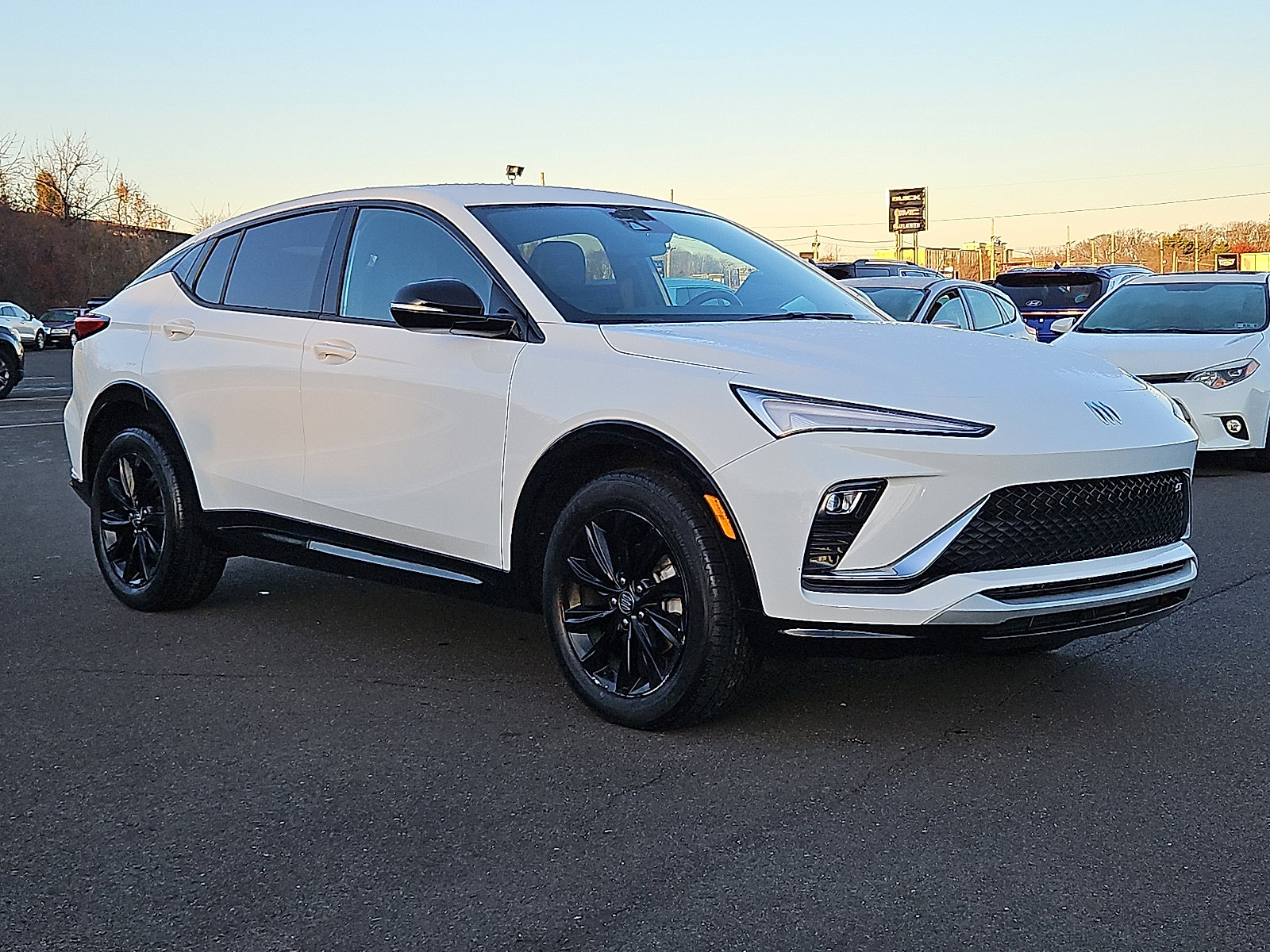 Certified 2024 Buick Envista Sport Touring w/ Advanced Safety Package image 1