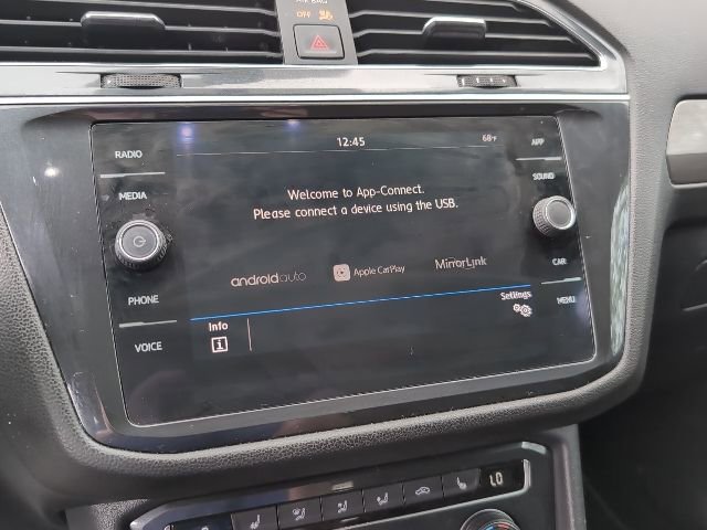 Used 2019 Volkswagen Tiguan SE image 18