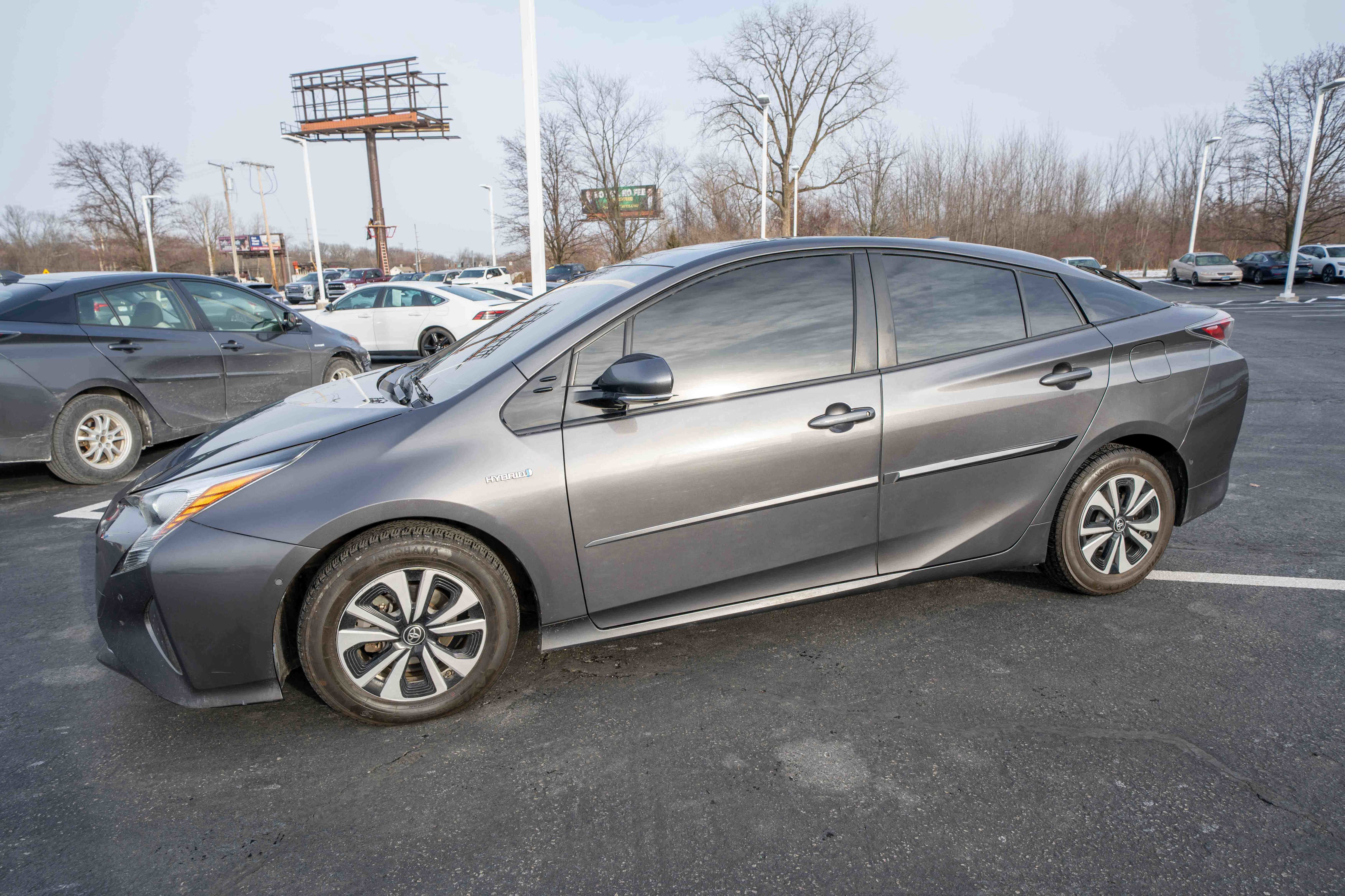 Used 2017 Toyota Prius Four image 3