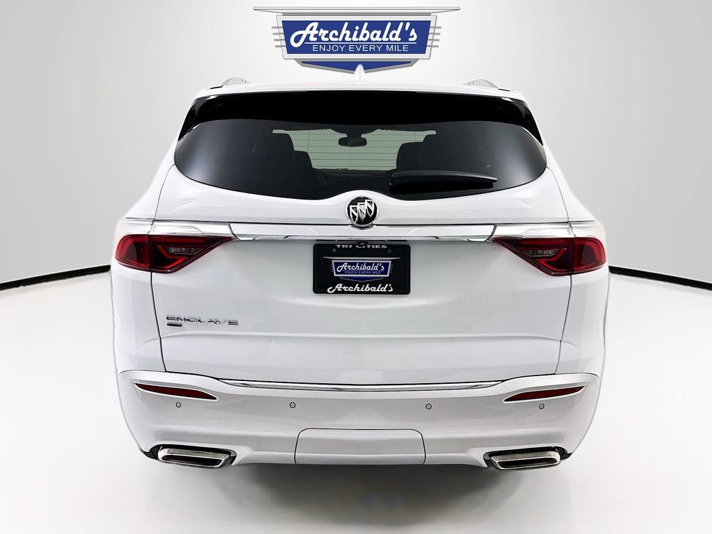 Used 2023 Buick Enclave Essence image 6