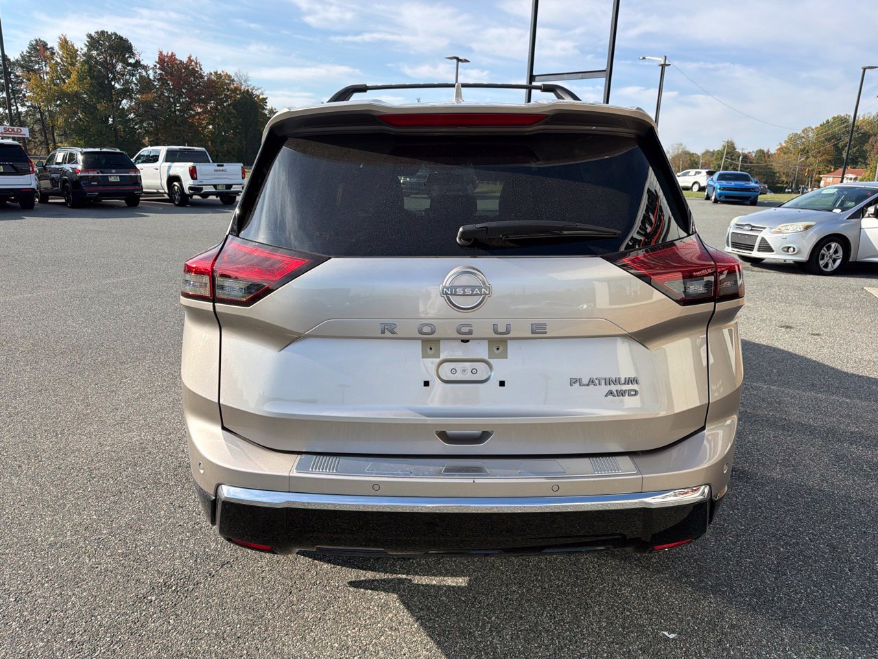 Used 2025 Nissan Rogue Platinum w/ Platinum Premium Package AWD/4WD image 8